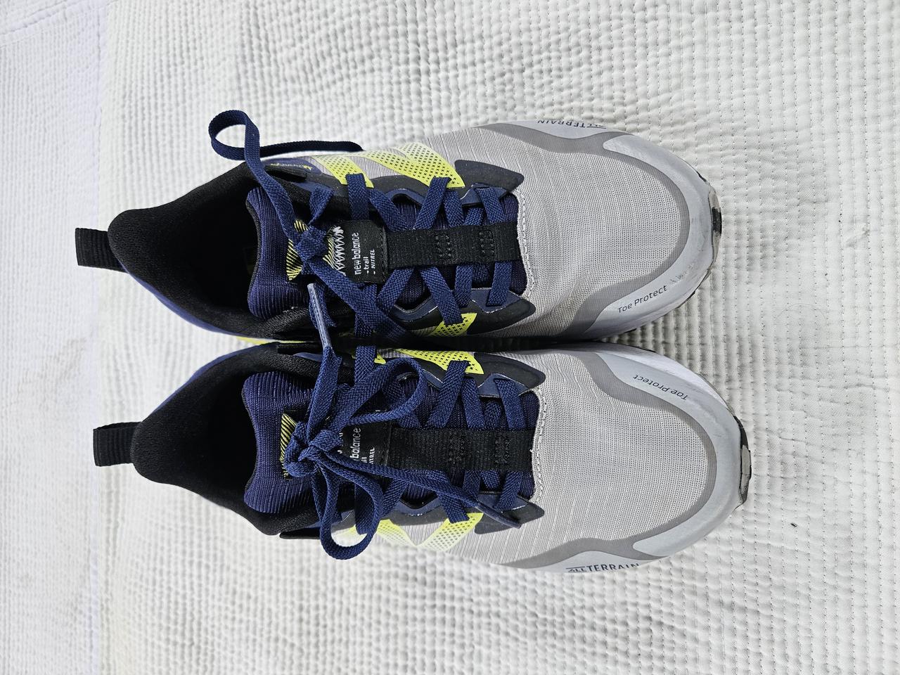 [뉴발란스] 다이나소프트 니트리얼 V4 운동화 사이즈240 30000