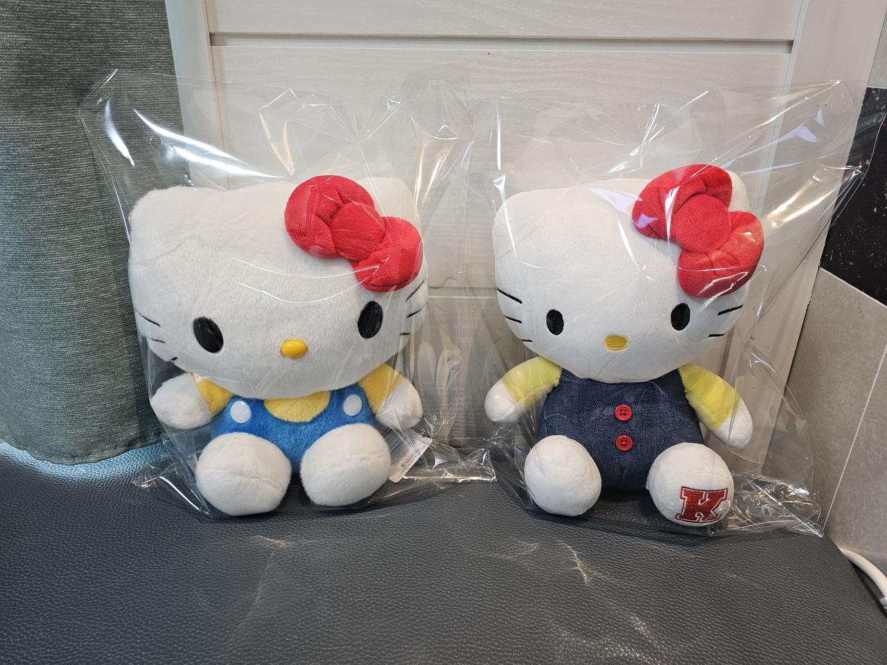 산리오 키티 중형 인형 새거 팔아요