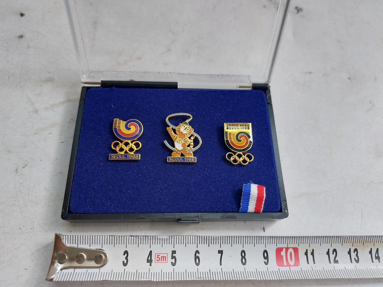 88서울 올림픽  기념 뺏지 -  만물당.  수집용