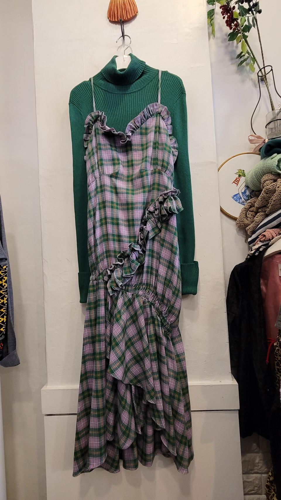 올리브데 올리브 언발 체크 프릴 원피스. 제시뉴욕 그린 폴라니트