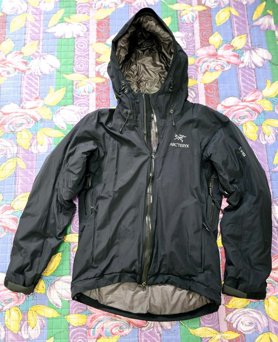 아크테릭스  남녀공용  고어텍스 패딩자켓