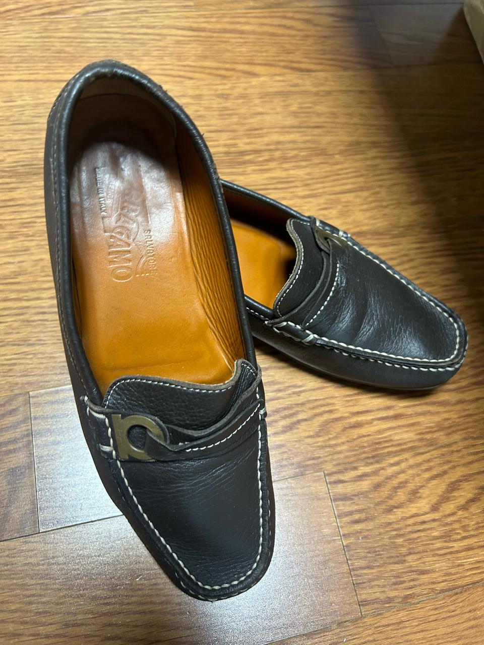 페라가모 여성 로퍼