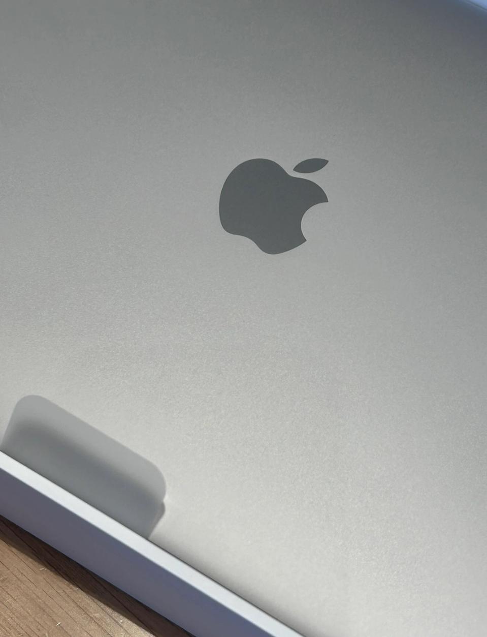 2024맥북 에어 13인치 (m1/8g256g)