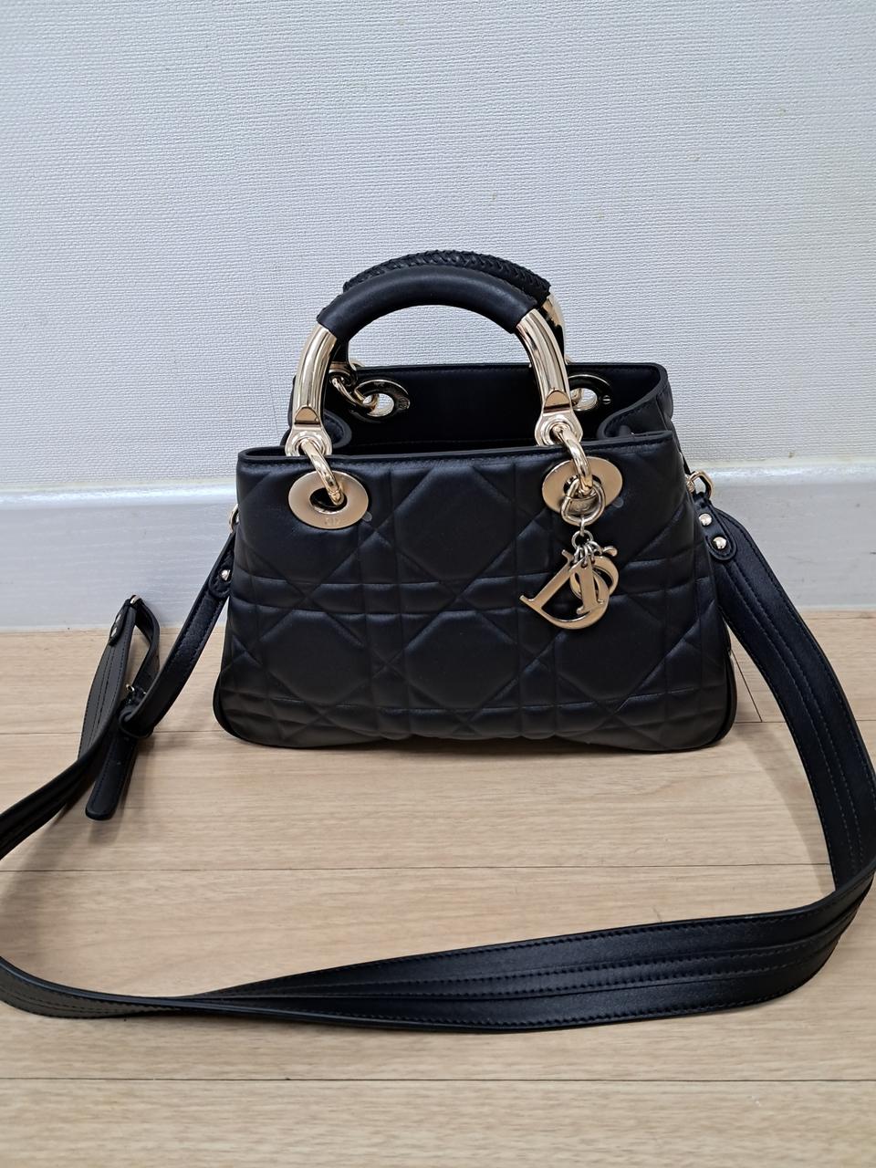 크리스찬 디올가방 새거상태