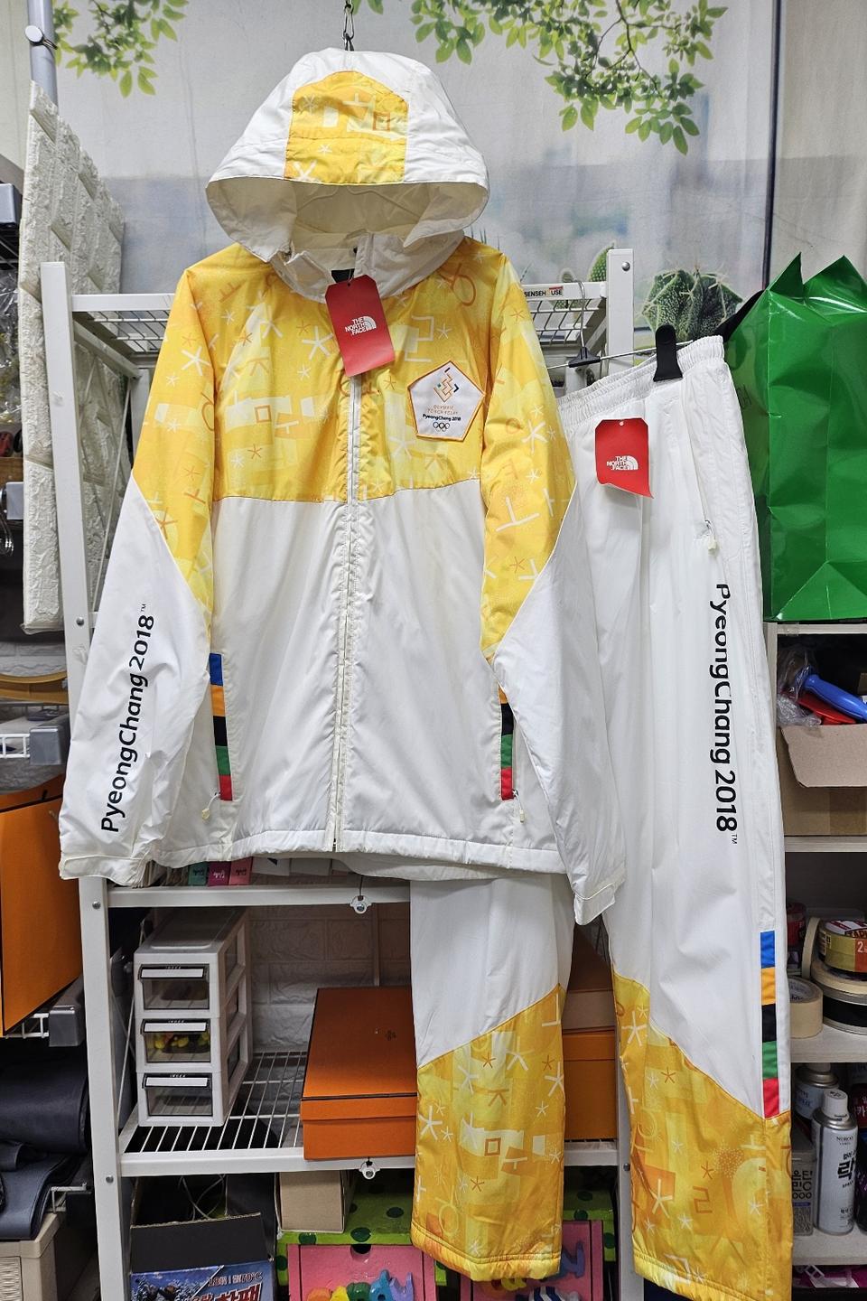 노스페이스 평창올림픽 성화봉송 유니폼 경량패딩 보드복 110 XC36