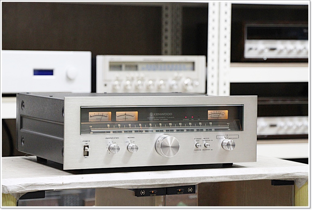 캔우드(Kenwood) A급 고급형 아날로그 튜너 모델  KT-8300