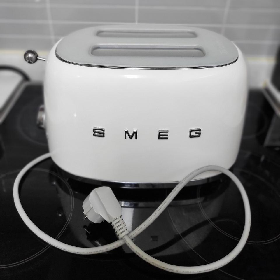 SMEG 스메그 토스터기 화이트컬러