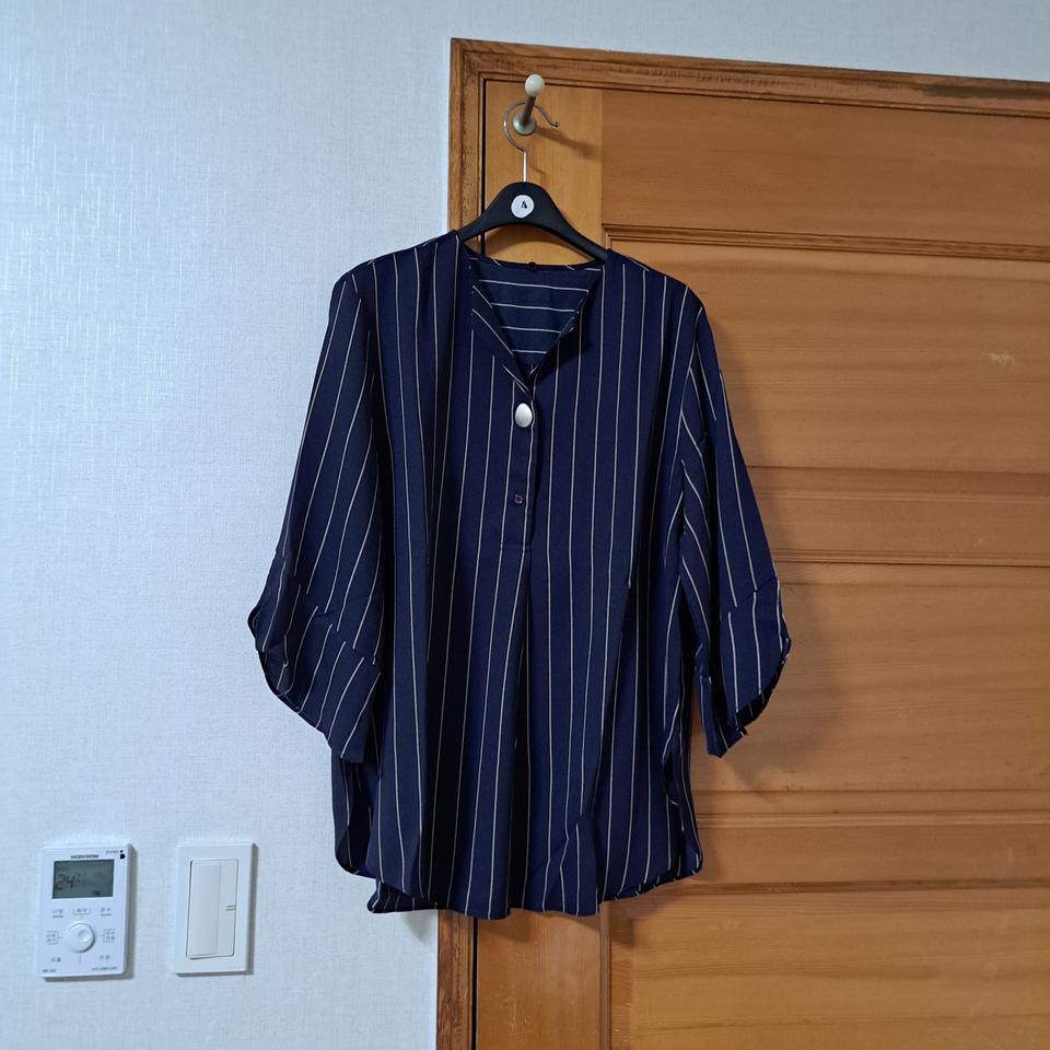 가격인하!리본 블라우스 새상품 10000원!