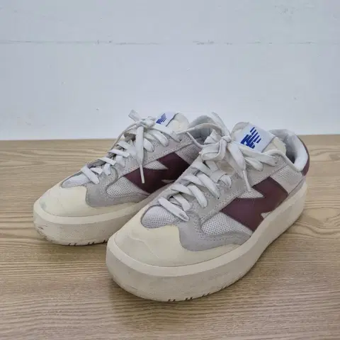 [240]뉴발란스 CT302