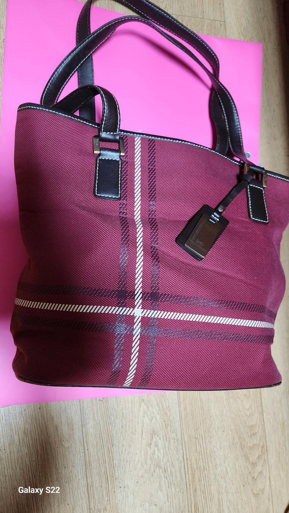 닥스 버건디 체크 데일리가방