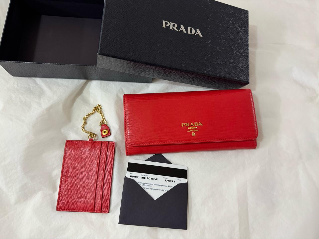 프라다 장지갑 (새제품)