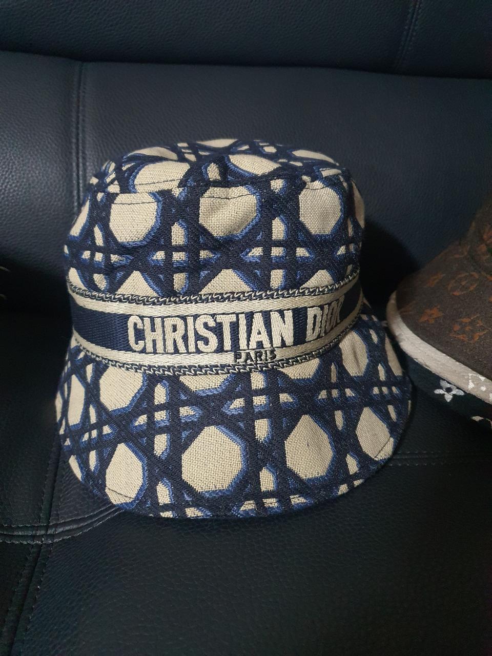 디올 벙거지 모자