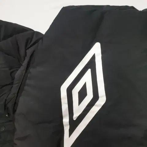 엄브로 블랙 구스 롱패딩 6