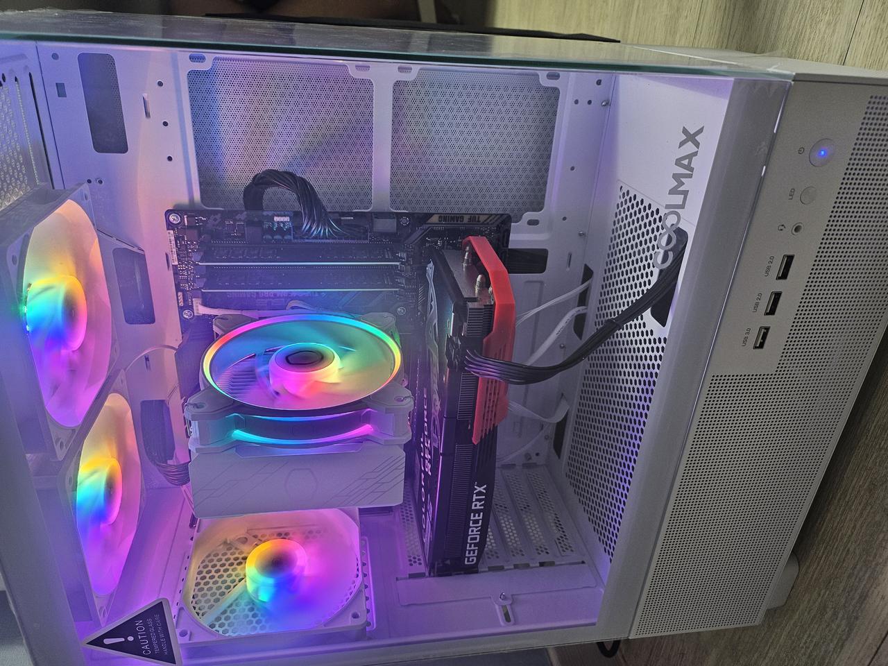 게이밍 컴퓨터 데스크탑 본체 판매