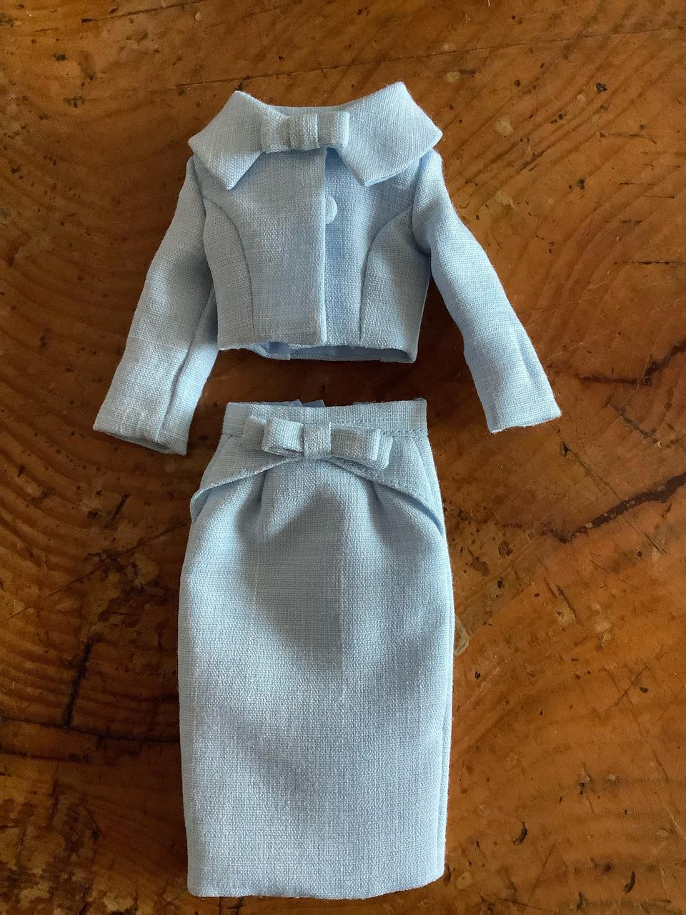 수트 포 트래블 포피 의상