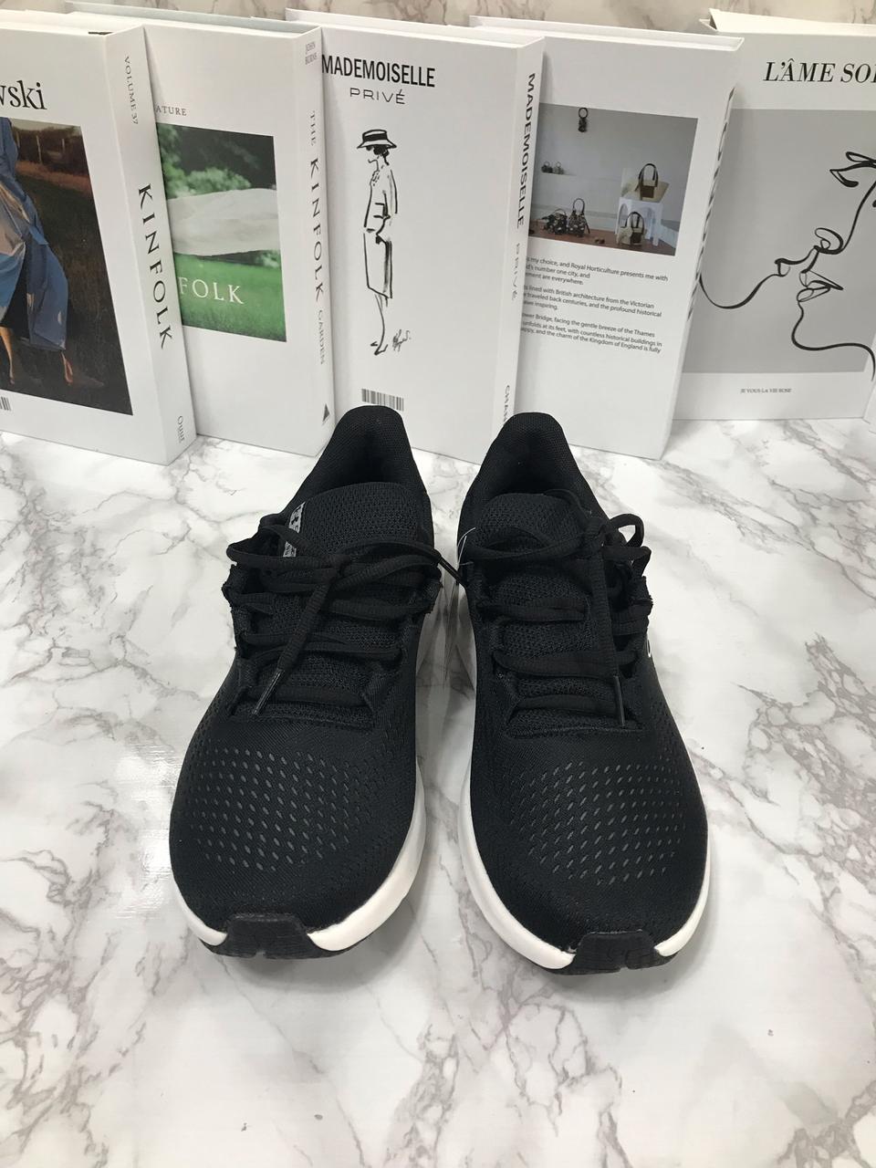 새상품 정품  언더아머 운동화  270