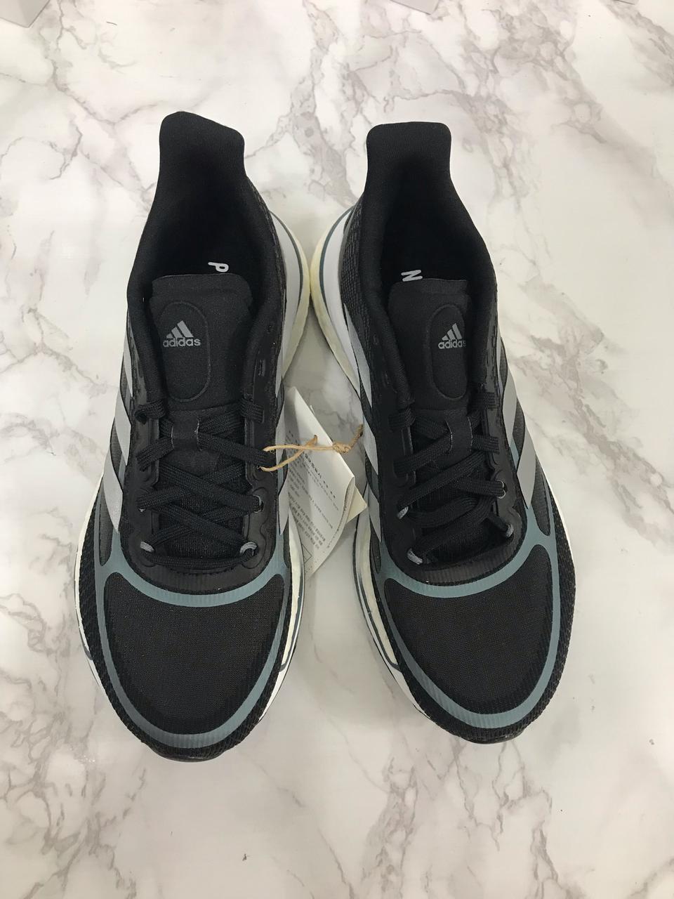 새상품 정품  아디다스 운동화. 220 225 230