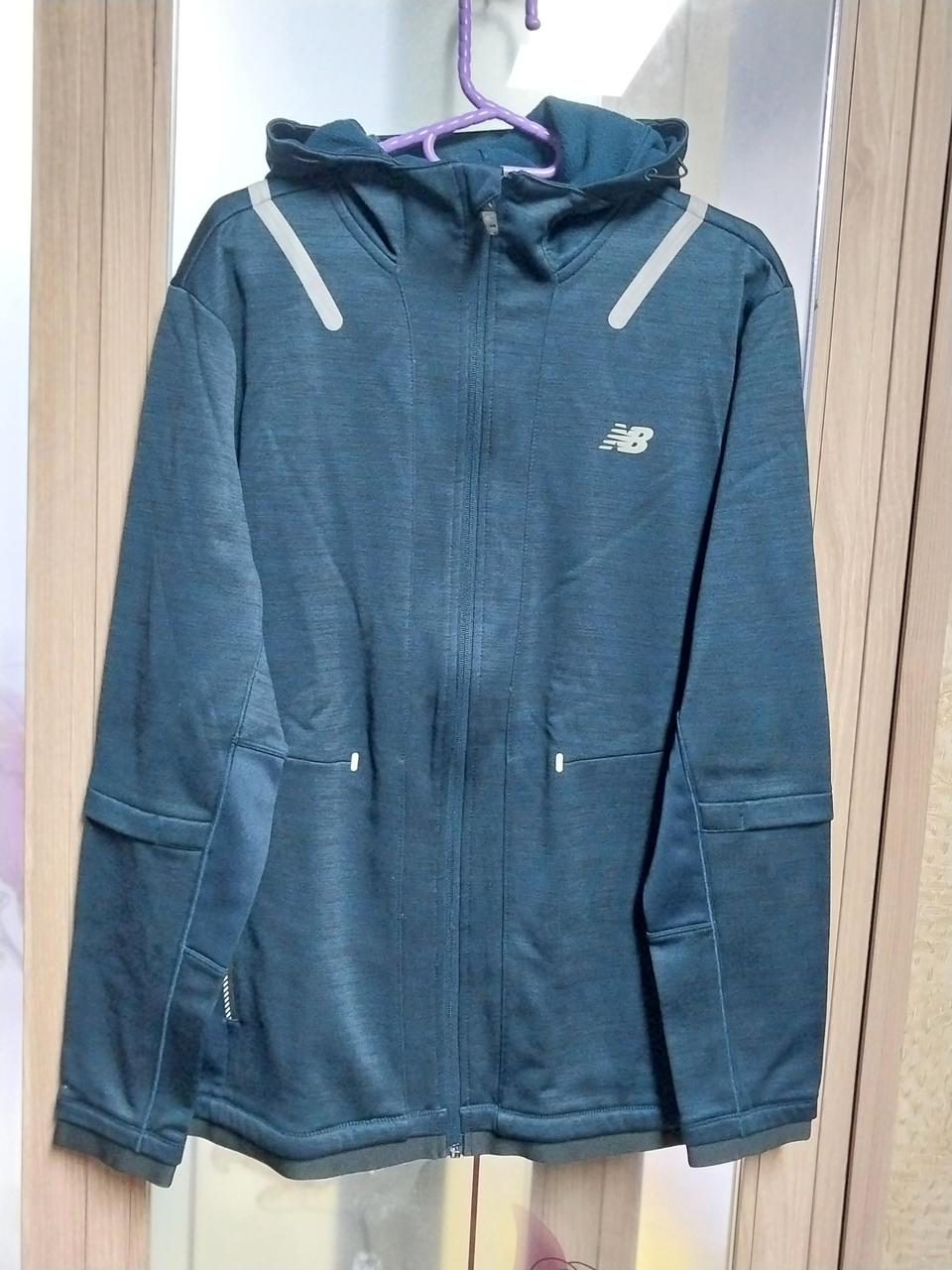 뉴발란스.봄가을점프.날씬100사이즈