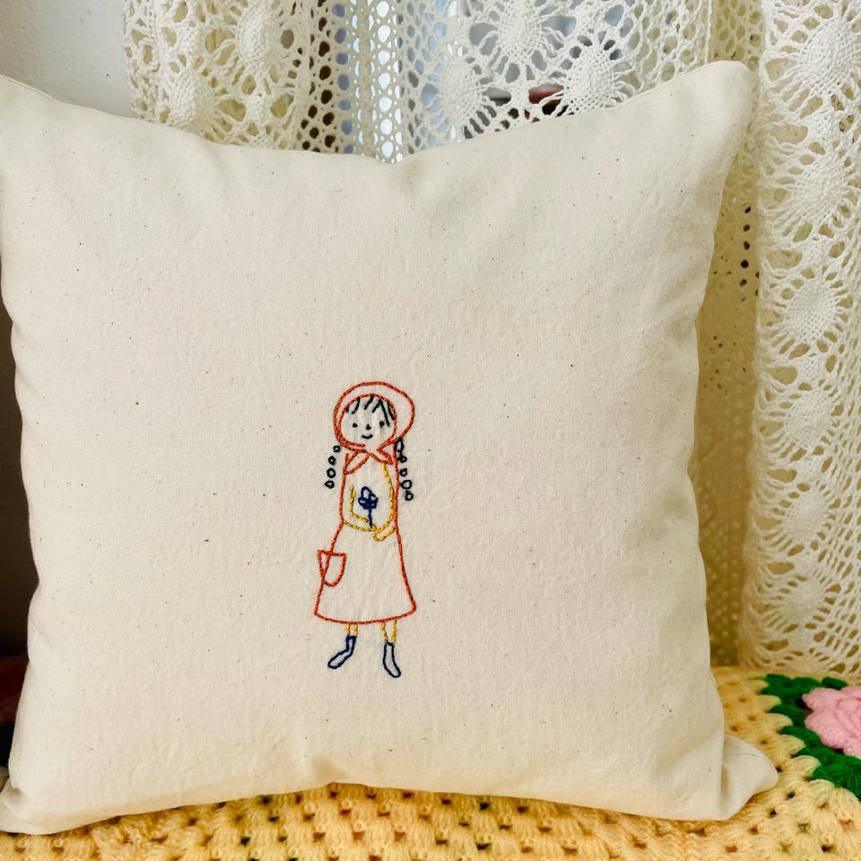 핸드메이드 소녀쿠션
