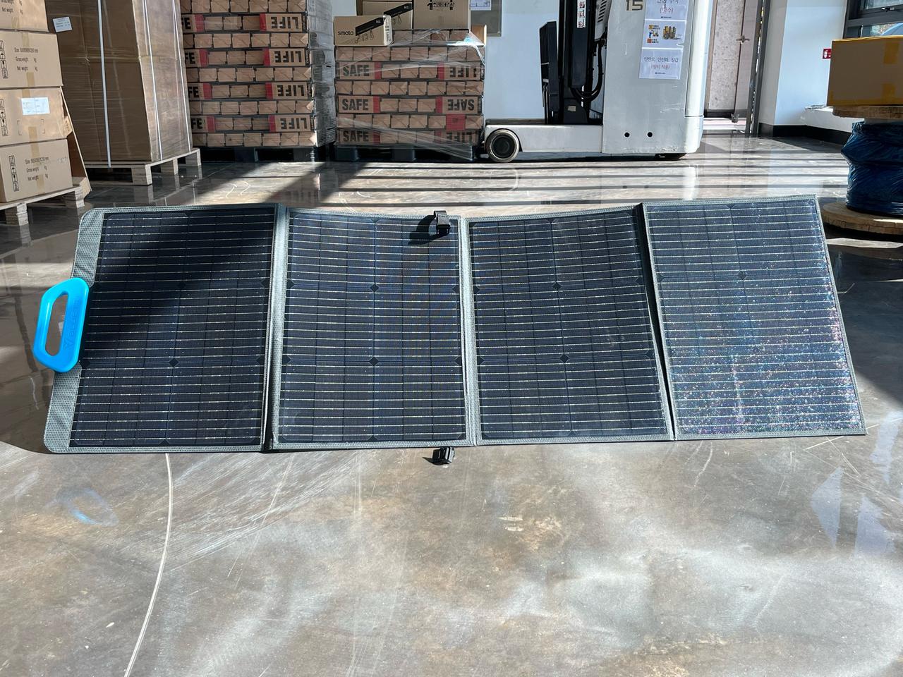 BLUETTI PV200 태양광 패널 - 캠핑 필수템, 최고의 효율!