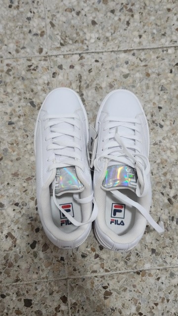 휠라 여성 운동화