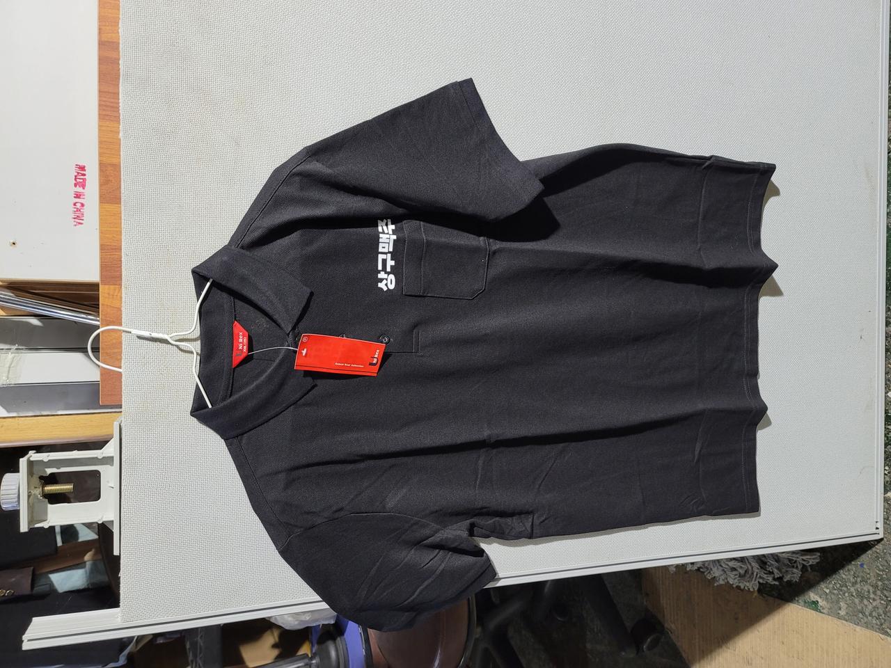 새상품 검정색 카라티 사이즈별 있습니다.