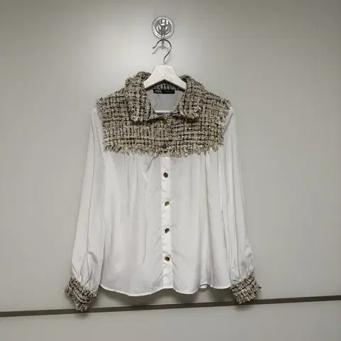 자라 트위드 배색 블라우스