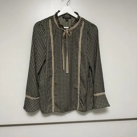 플라스틱 아일랜드 블라우스 S 34