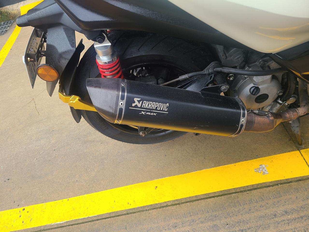 xmax300 19년식