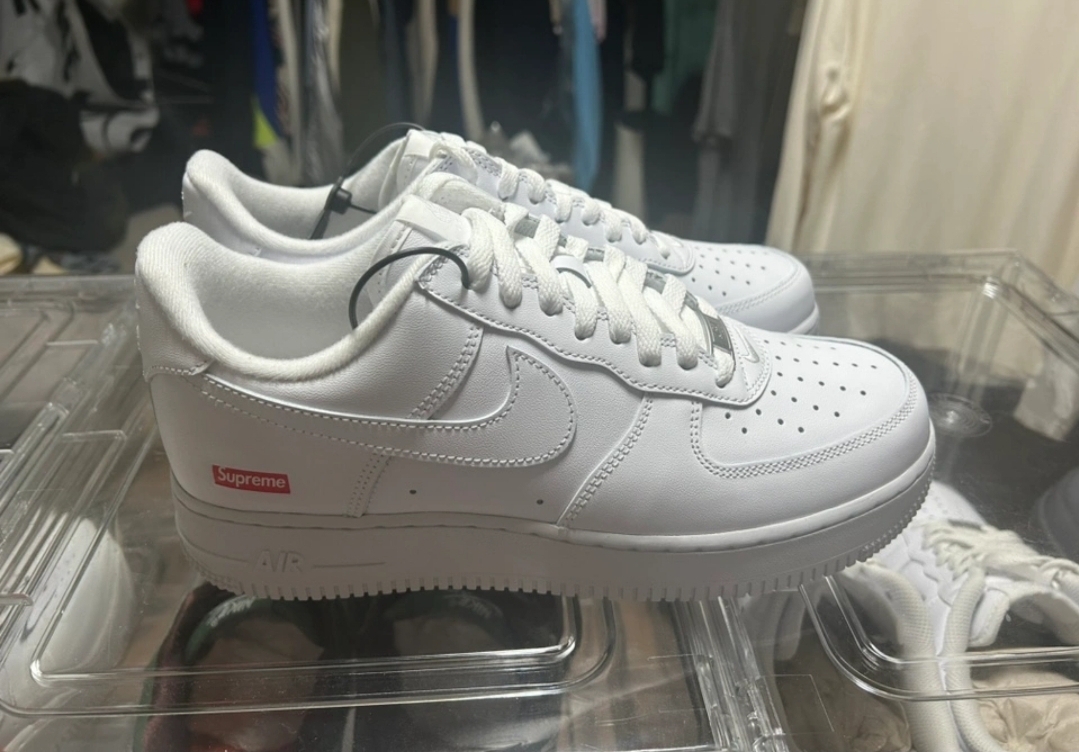 나이키 에어포스1 X 슈프림 화이트 신품