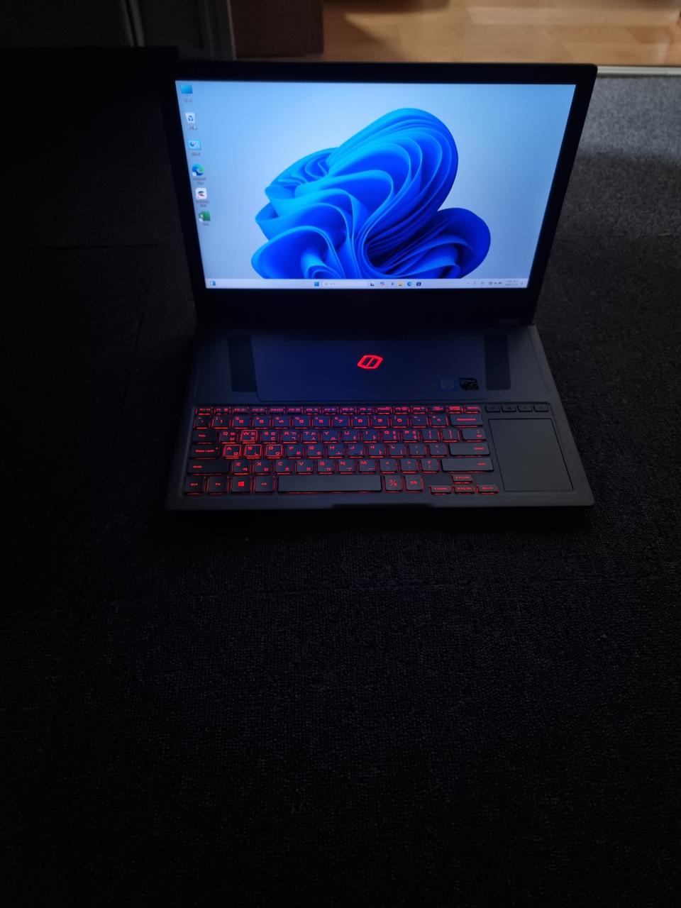 게이밍 노트북 팝니다 삼성 오디세이z 포토샵.오토캐드.롤.피파.발로란트.