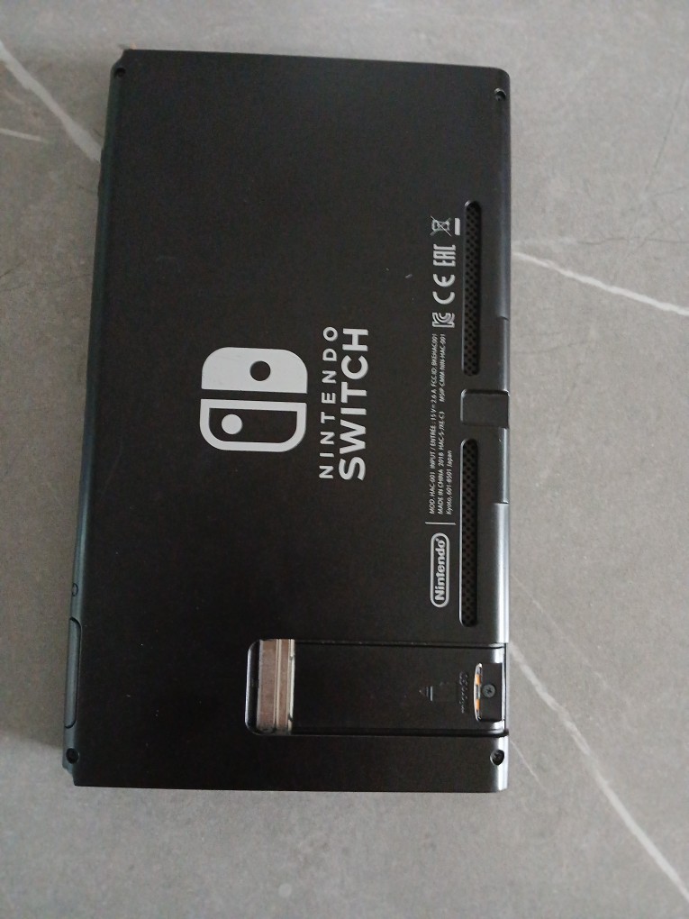 닌텐도 본체. 스위치콘