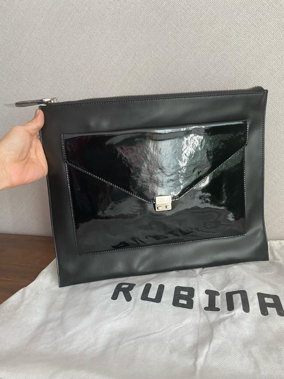 RUBINA 루비나 블랙 클러치(미사용)