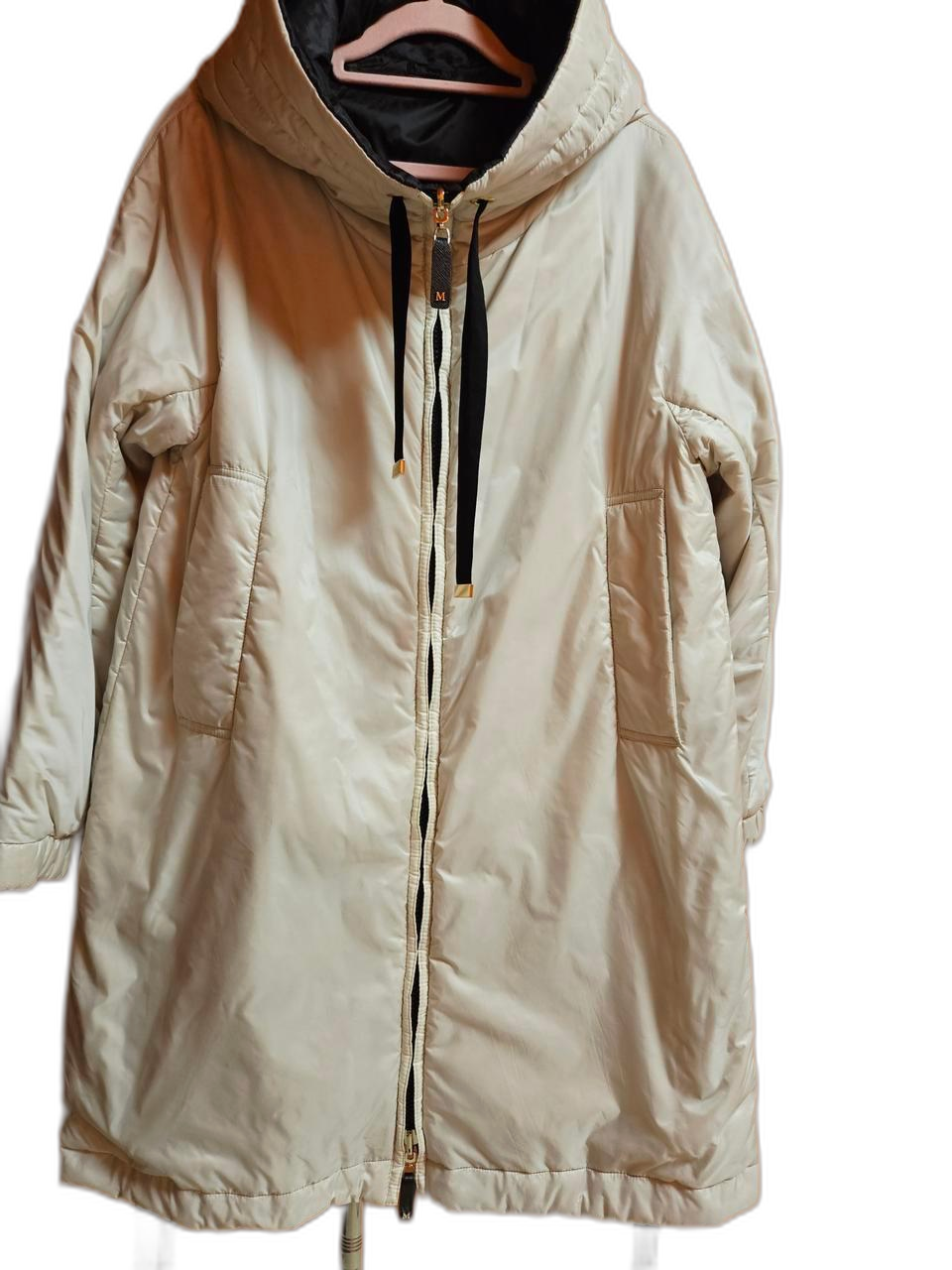 막스마라.  경량패딩