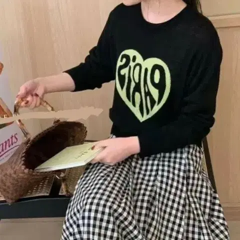 하트 파리스 라운드 니트