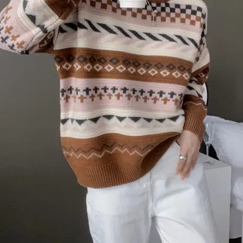 안단테 라운드 니트