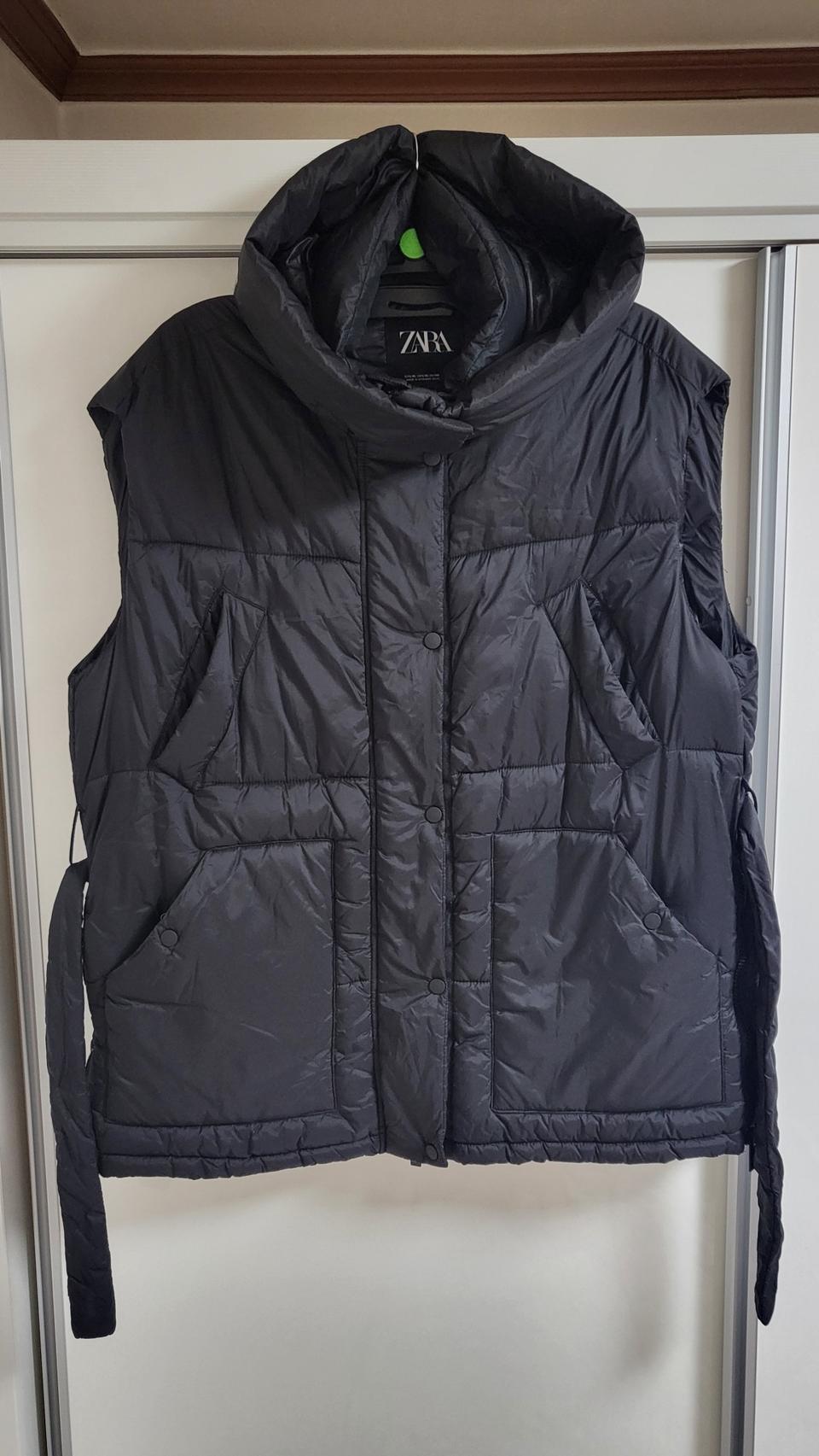 자라 여성 조끼 패딩 L-XL 사이즈 팔아요