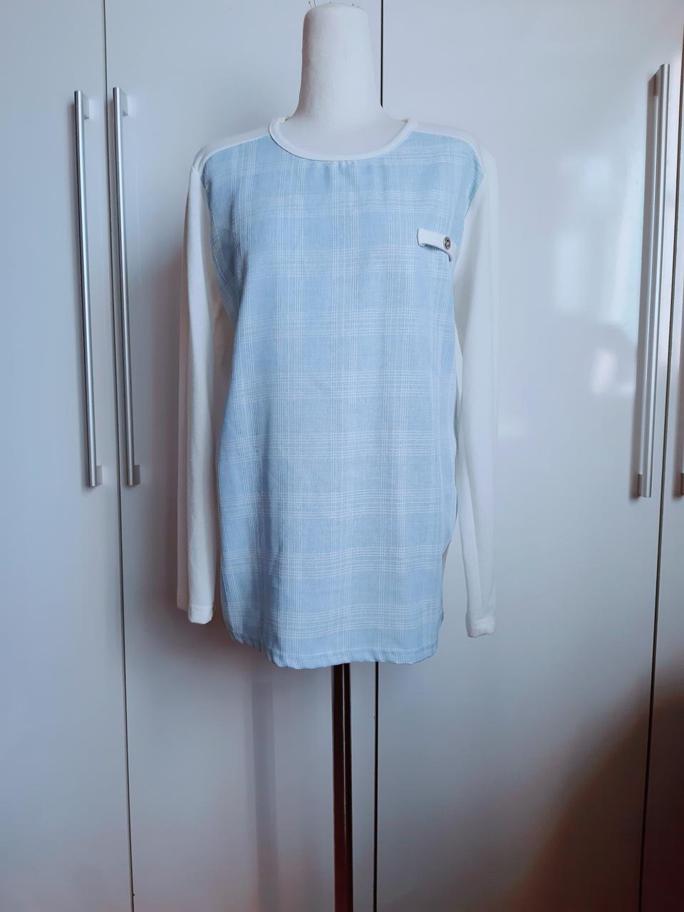 블라우스. 긴팔티셔츠