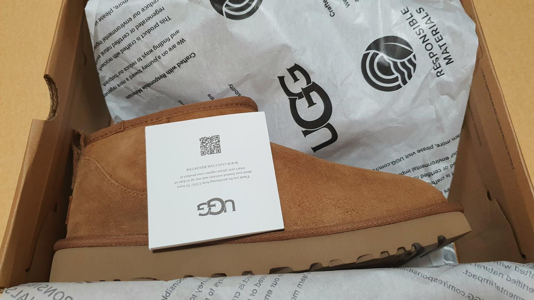 미국 어그 클래식 울트라 미니 팔아요 (새상품)