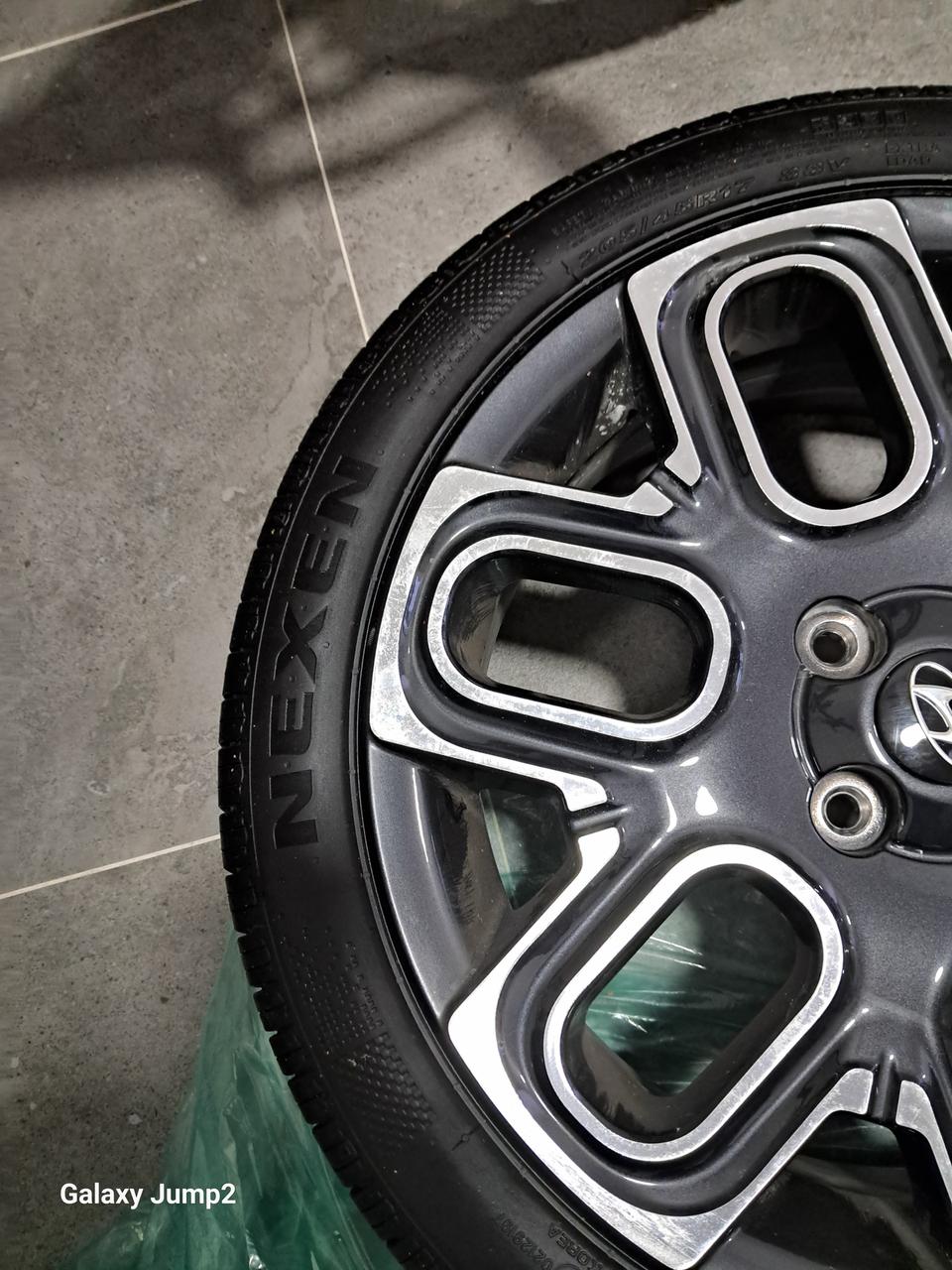 현대 캐스퍼 17인치휠타이어