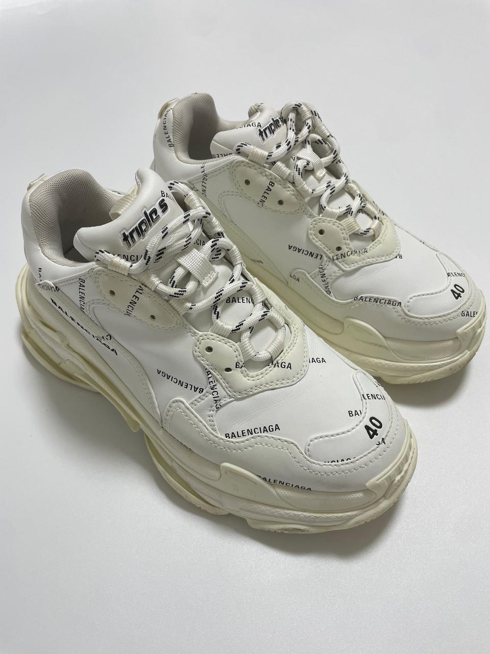 발렌시아가 올오버 로고 트리플S 스니커즈 화이트블랙 (265)