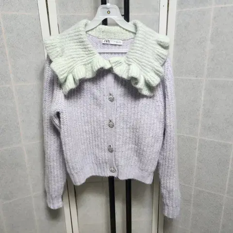 자라가디건 스웨터 큐빅단추 러블리스웨터 여성가디건