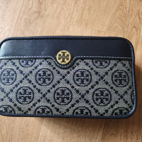 토리버치가방 모노그램 크로스백 더블집 새제품