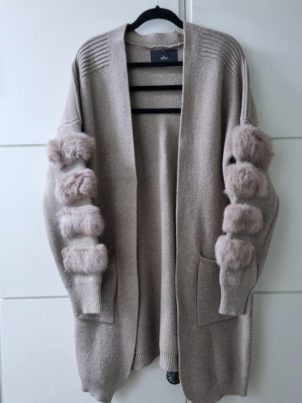 [새상품]  알토리얼레빗퍼! 롱니트가니건 무배송 프리사이즈