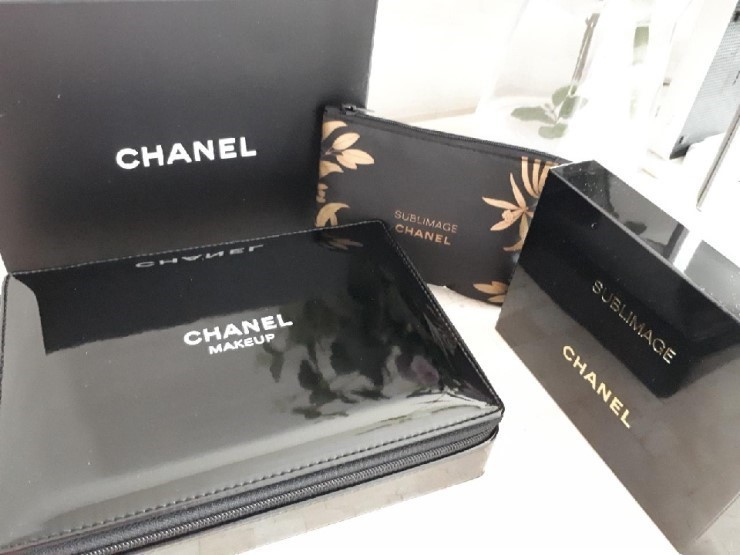 샤넬 거울 사각 파우치