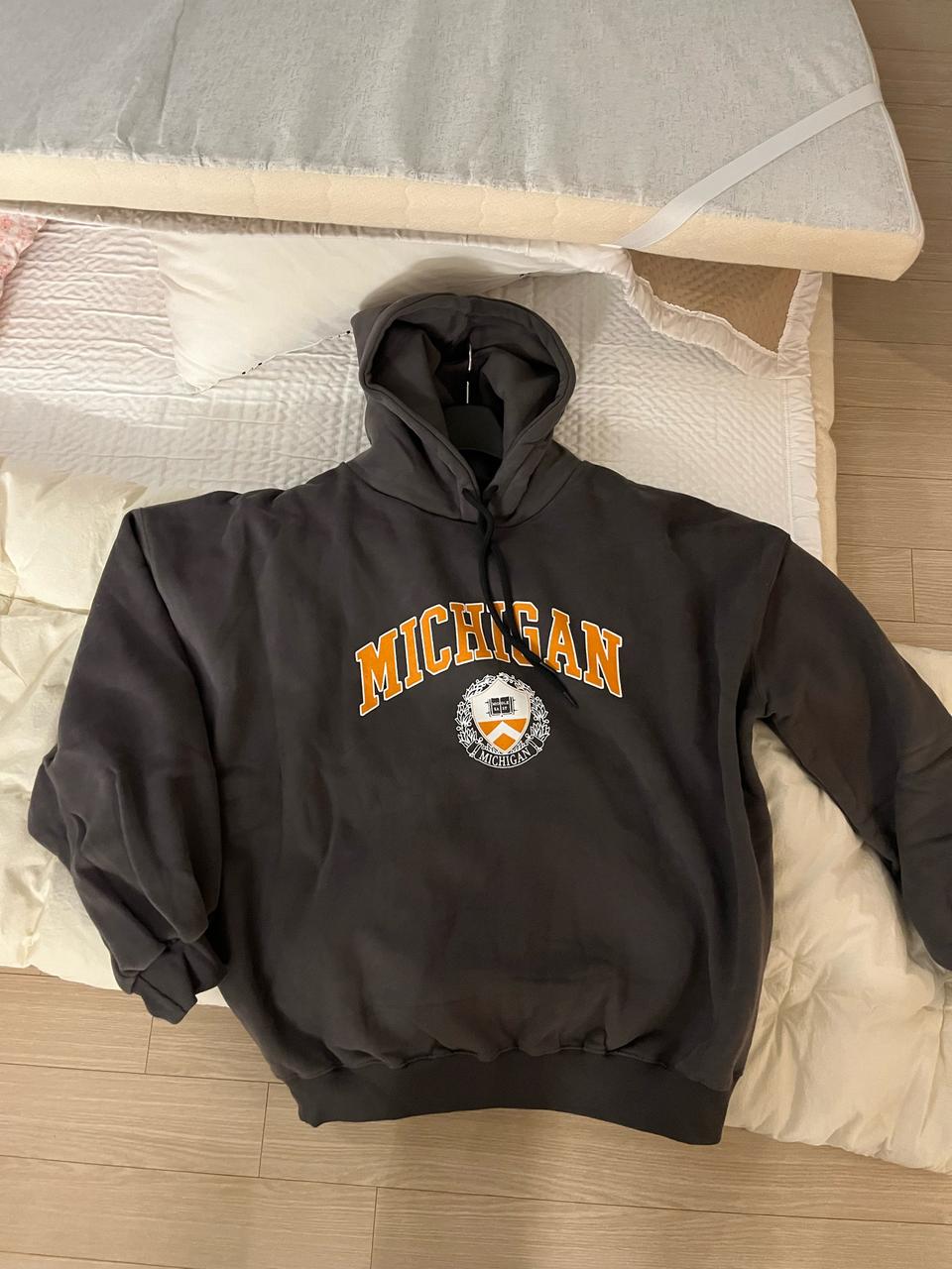 일본에서 사온 후드티 기모