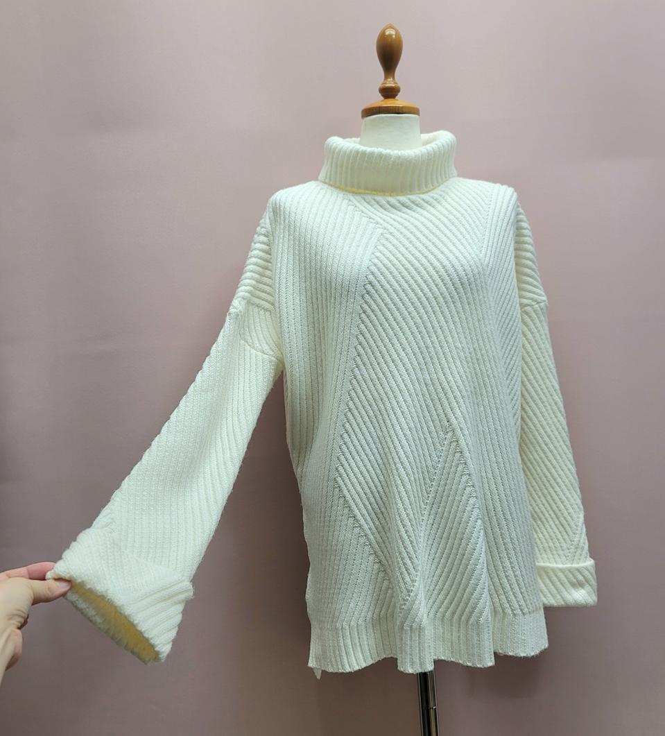 러브앤쇼 패턴 터들넥 니트