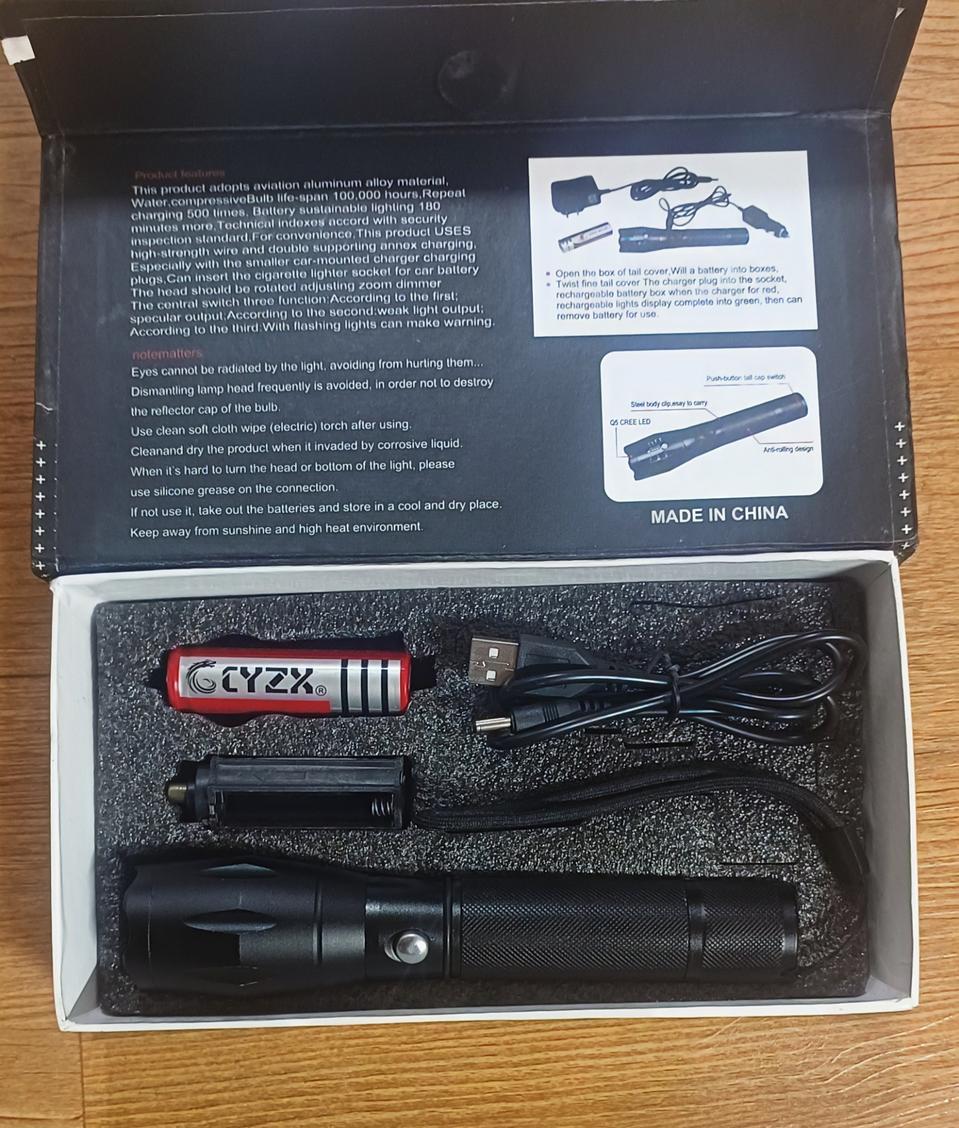 줌 후레쉬(새상품)USB충전기 &일반건전지 캐이스&충전용건전지1개 포함