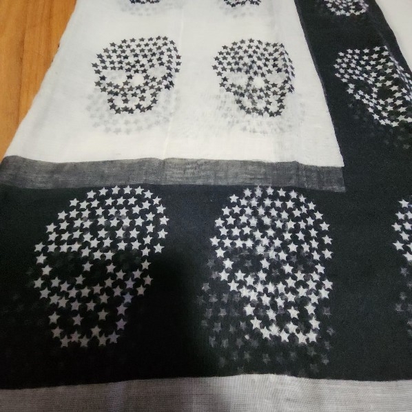 스컬 & 스타 모티브 스카프 빅사이즈