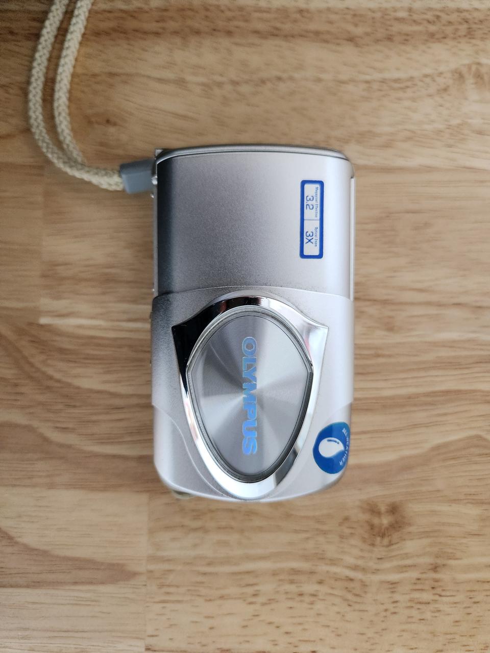 올림푸스 빈티지 레트로 감성 디지털 카메라